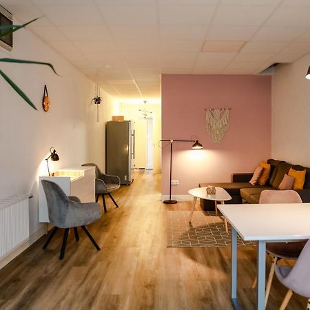 Ruim Appartement In Centrum Yerseke Bagian luar foto